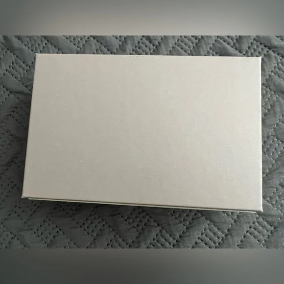 Dior box w/ blank card - Picture 4 of 4